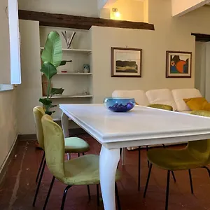 appartamento-incantevole-nel-cuore-di-lucca.it-tuscanyhotel.com/