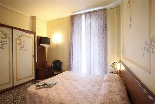 Hotel Riviera Rapallo 3*,  Italy